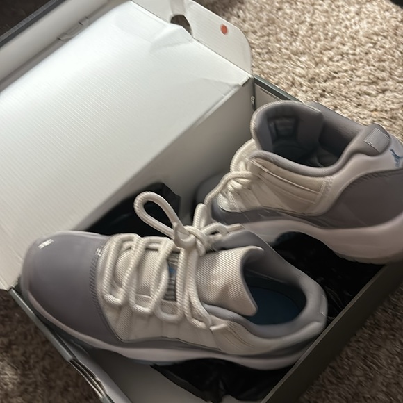 Jordan’s Sneakers Like New - Picture 4 of 8